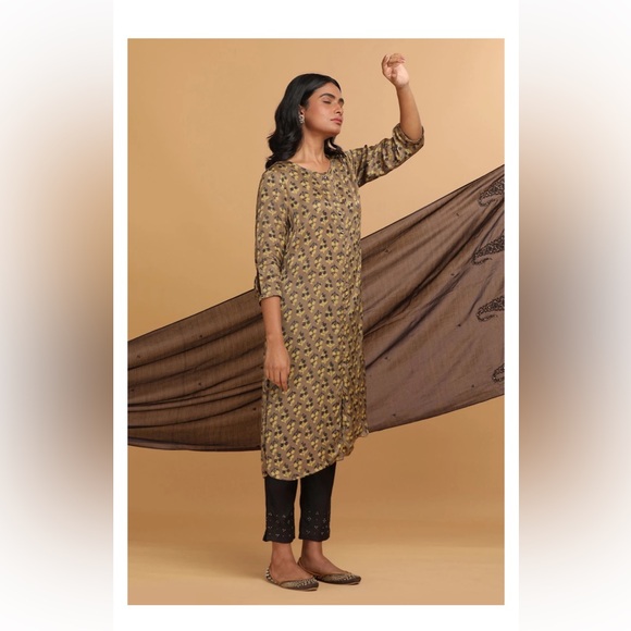 Women Printed Viscose Rayon Straight Kurta Beige - Picture 11 of 14